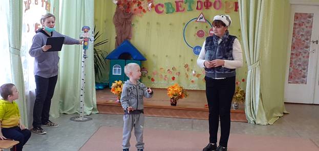 С 6 по 24 сентября в МБДОУ детский сад «Родничок» был проведён месячник безопасности
