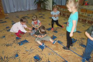 Сценарий праздника для детей младшего дошкольного возраста с использованием кукольного театра "Осень в лесу